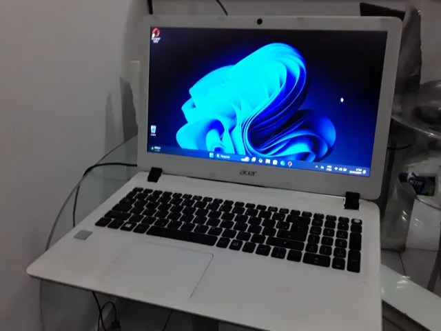 Notebook Acer core i3 8gb de memória e tela 16 pol.
