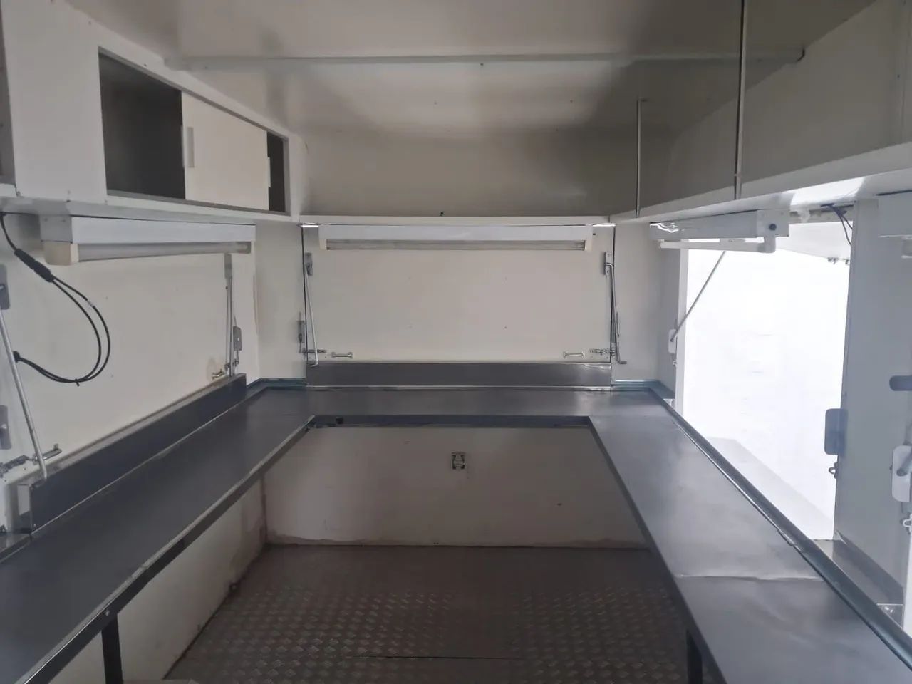 Carreta para Food Truck com Painéis Solares - Foto 2