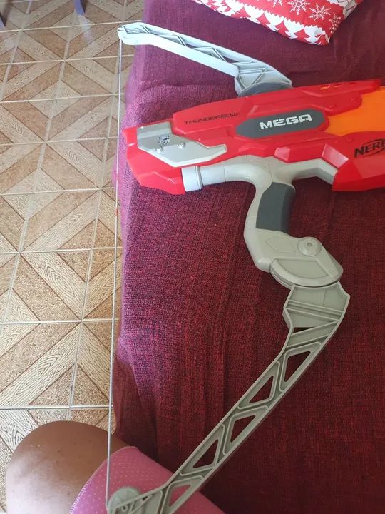 Arco e Flecha Nerf Mega - Brinquedo de Ação