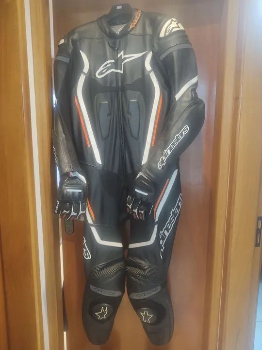 Macacão,bota e luva da Alpinestars 