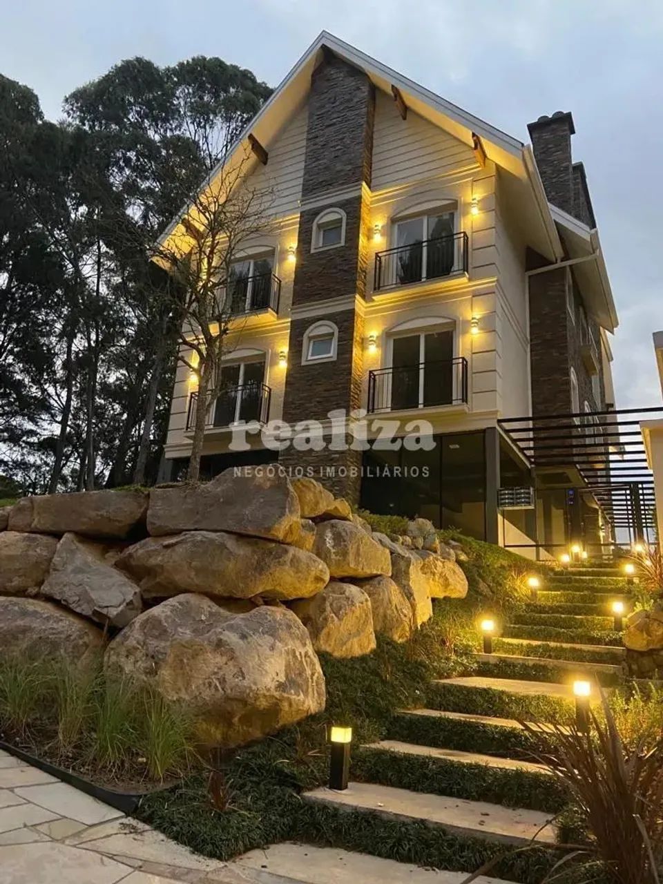 APARTAMENTO COM 3 SUITES EM GRAMADO