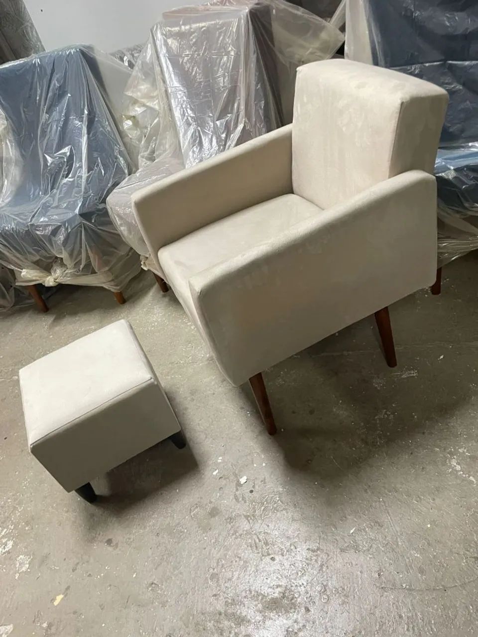 Poltronas Nina Elegantes em Suede Verde - Foto 4