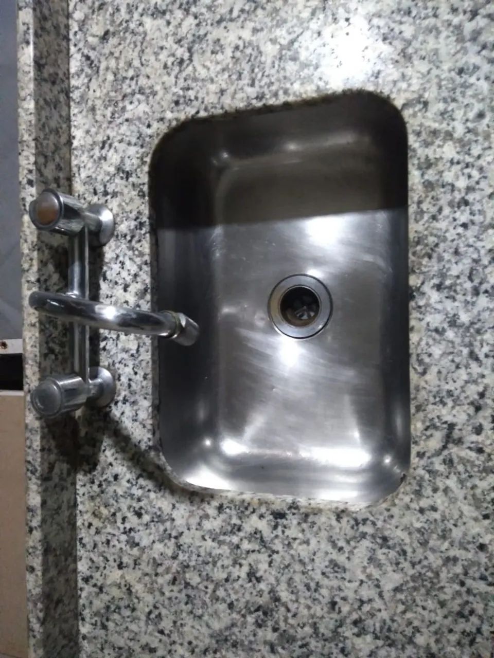 Pia de mármore com torneira dupla  - Foto 2