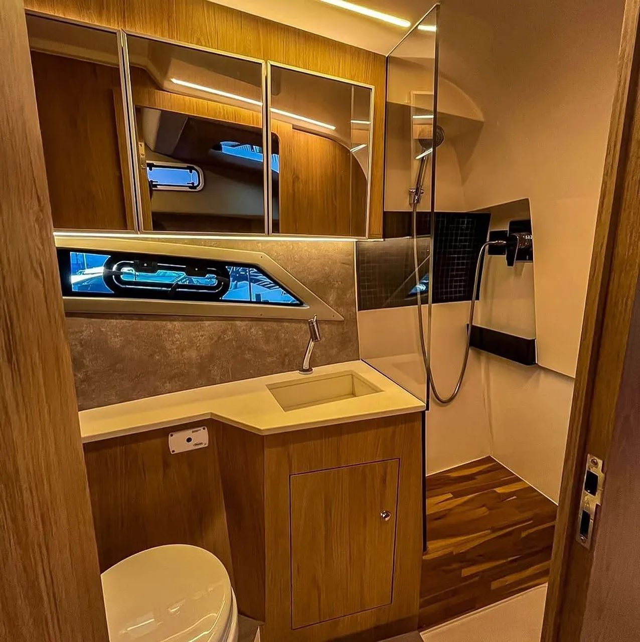 Nx 360 Sport coupé - 2025 x2 Mercruiser 250 HP ñ Phantom Triton Fs Sessa Armatti  - Foto 10