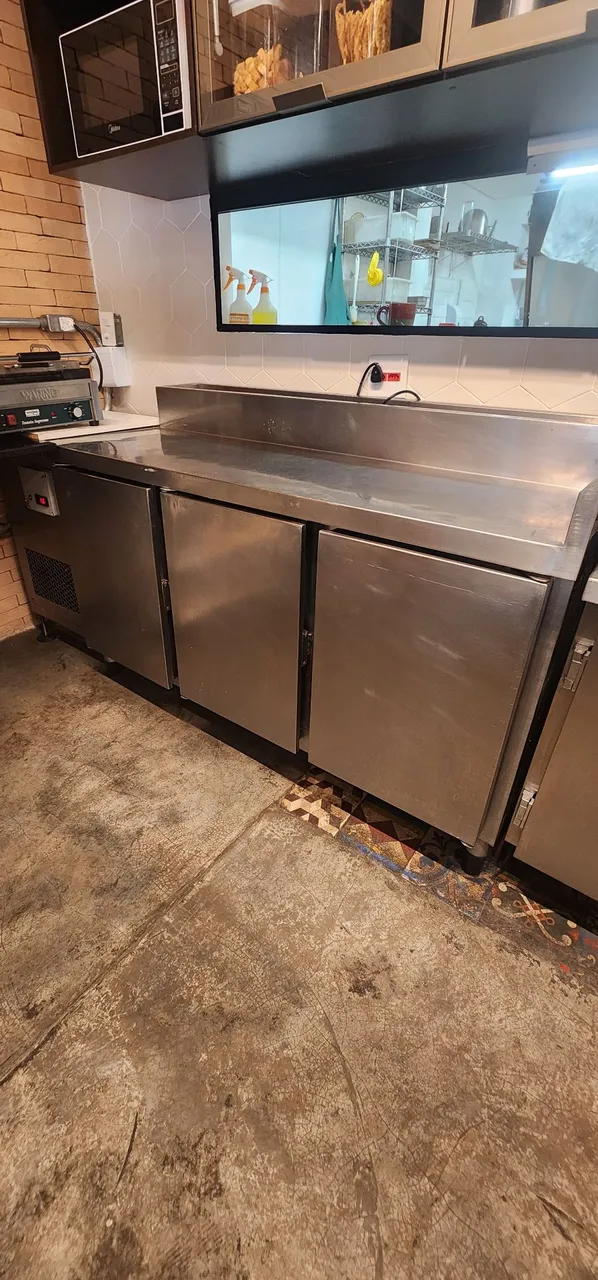 Balcão refrigerado c/ condimentadora