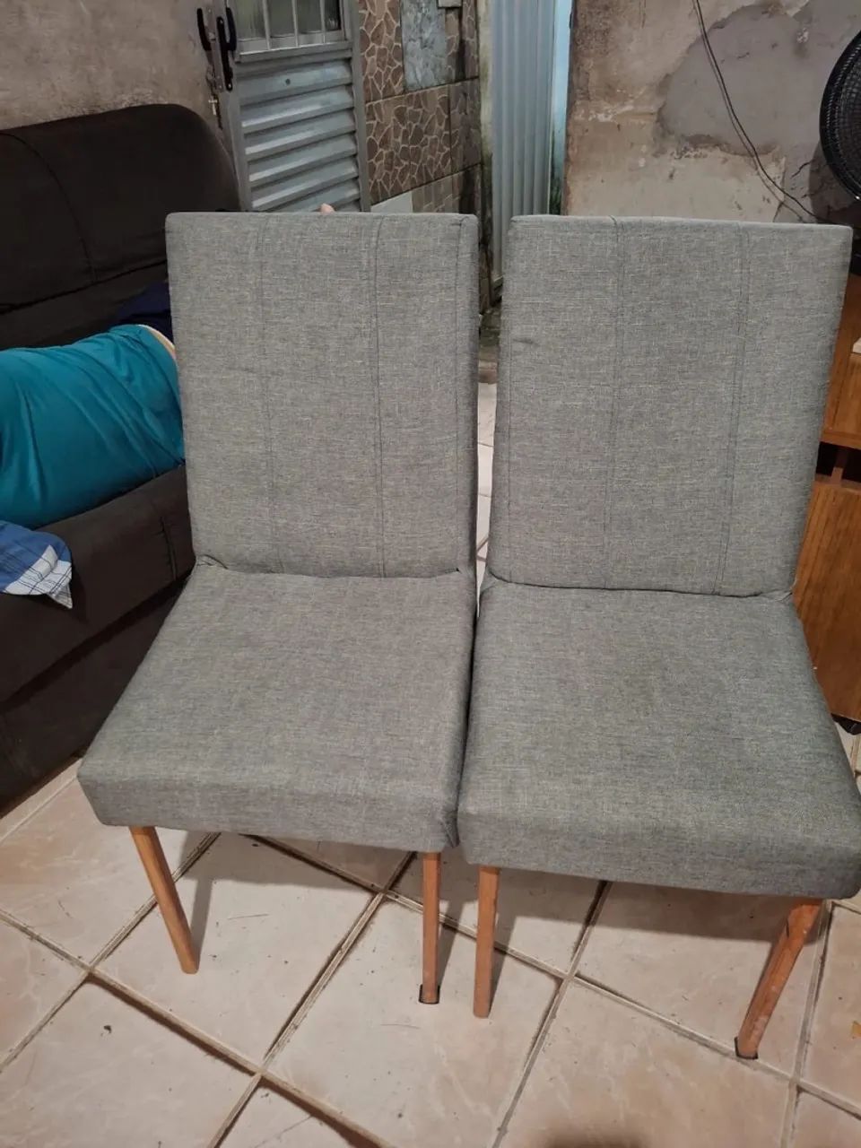 Cadeiras Cinza Estofadas