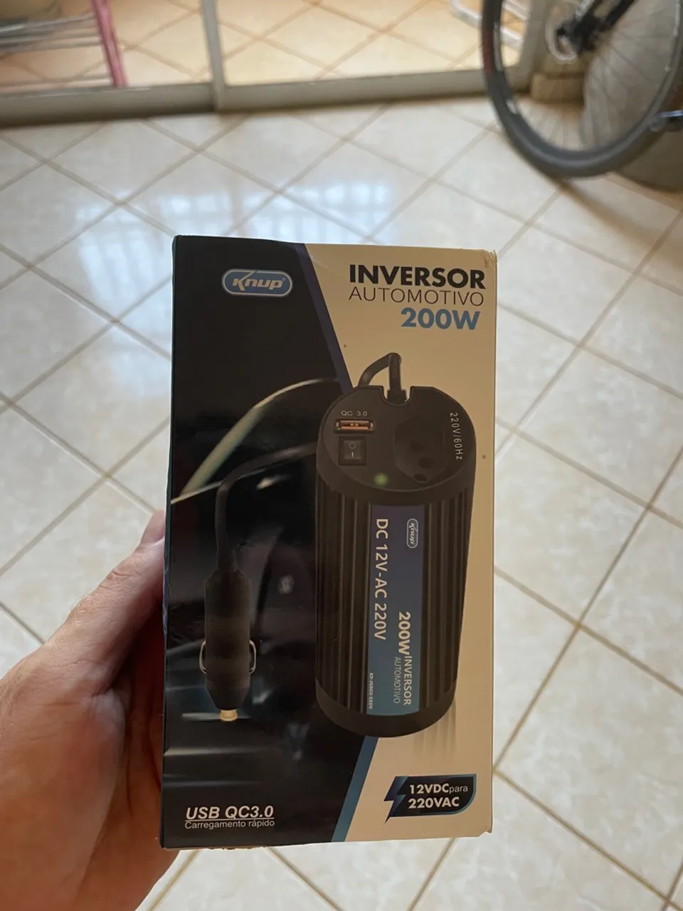 Conversor veicular de 12v para 220v