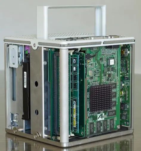 Computador Apple Antigo. Não despacho.