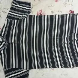 Camiseta Pollo Listrada Preto e Branco Tamanho G