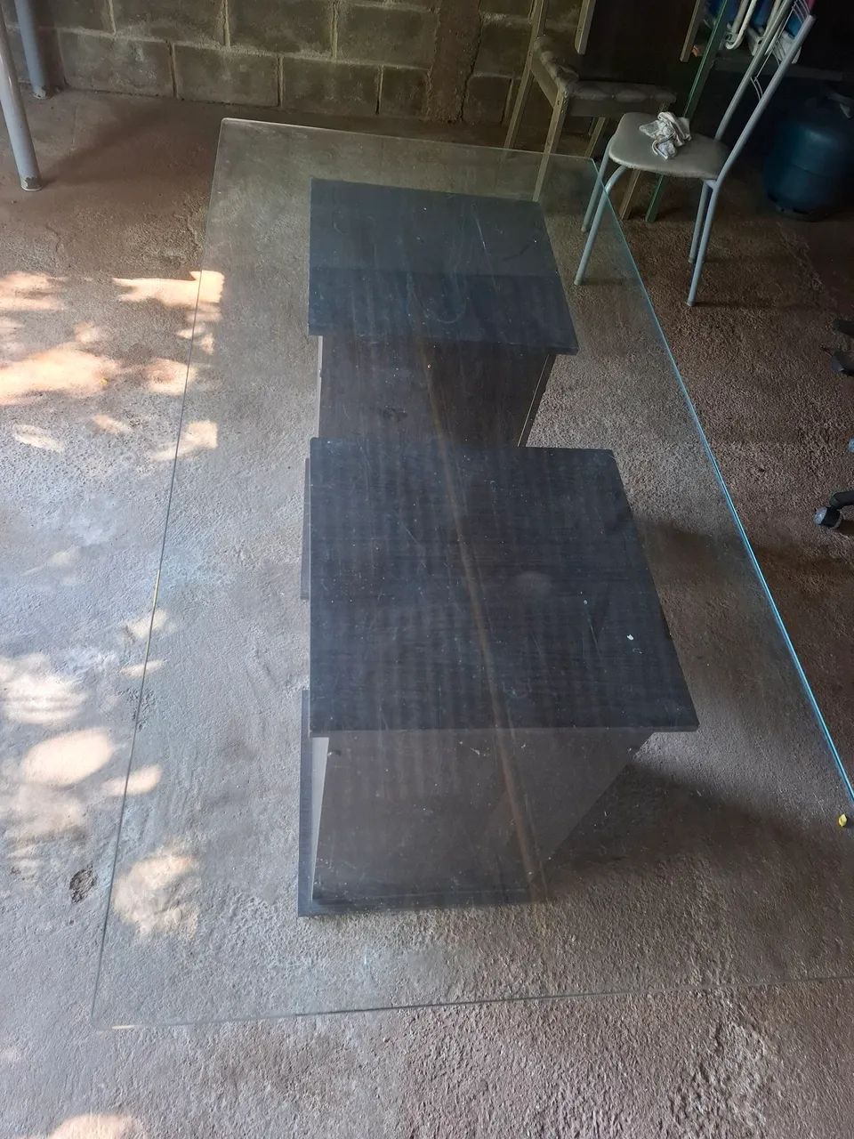 Mesa de Jantar com Tampo de Vidro e Base Amadeirada - Foto 3