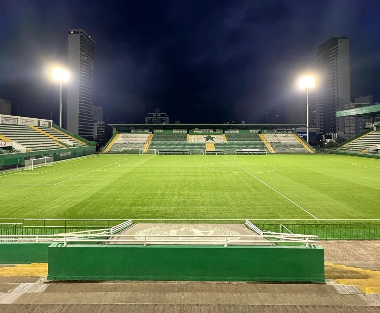 Instalação e iluminação pra estádio arena  - Foto 4