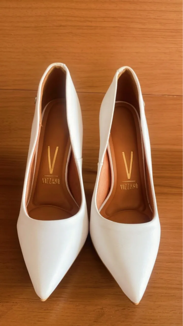 Scarpin Vizzano Branco - Elegância e Conforto