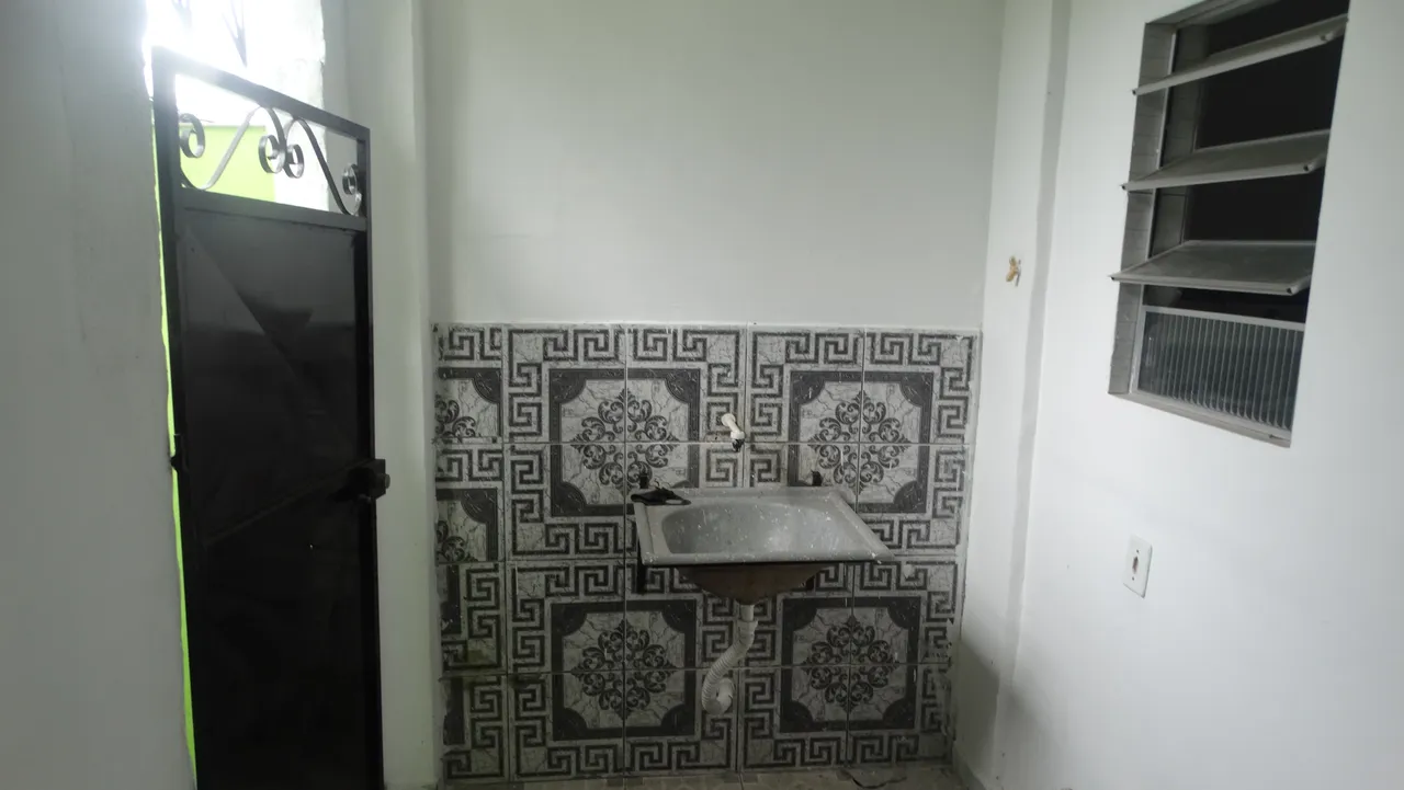 Kitnet/conjugado para locação - 40 m²- Rocha Miranda-RJ