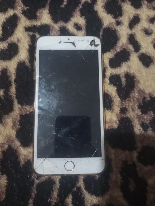 iPhone 6s Plus com Tela Quebrada