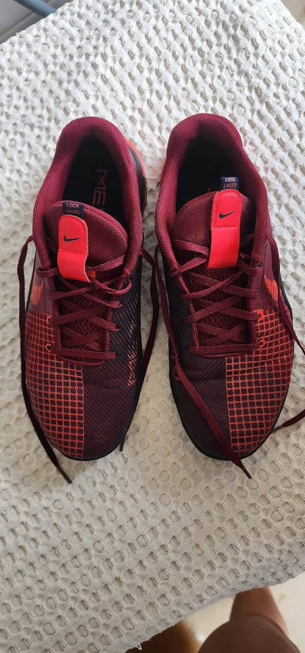 Tênis Nike Metcon - Vermelho e Vinho