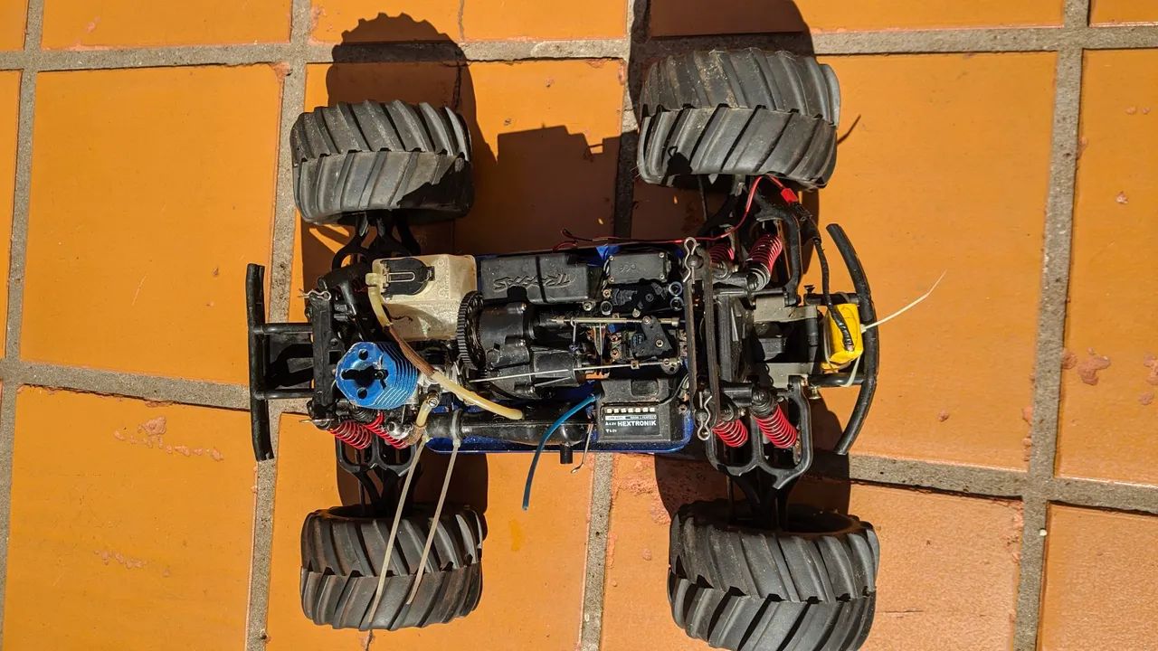 Automodelo traxxas T-max 3.3 - Foto 2