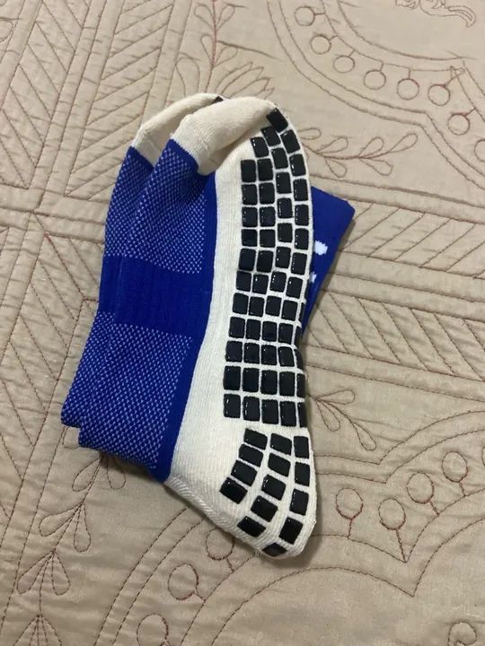 Meias esportivas com grip + caneleira Nike pro - antiderrapantes - Foto 2