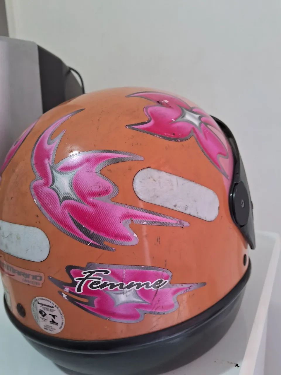 Vendo um capacete em perfeito estado de conservação...