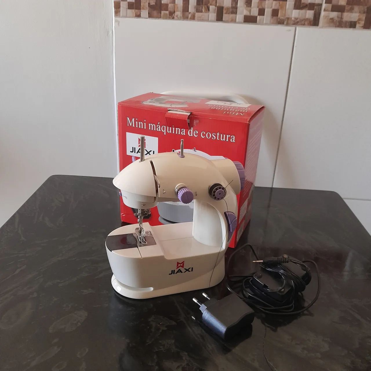 Mini Máquina de Costura JIAXI. - Foto 2