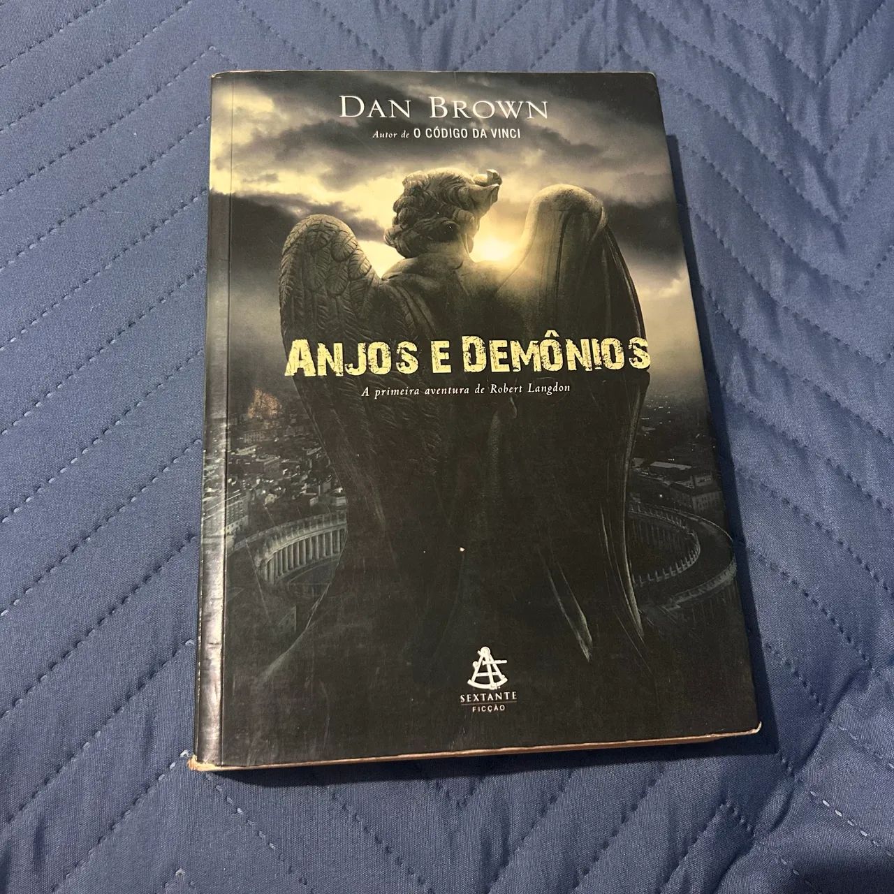 Livro Anjos e Demônios Dan Brown 