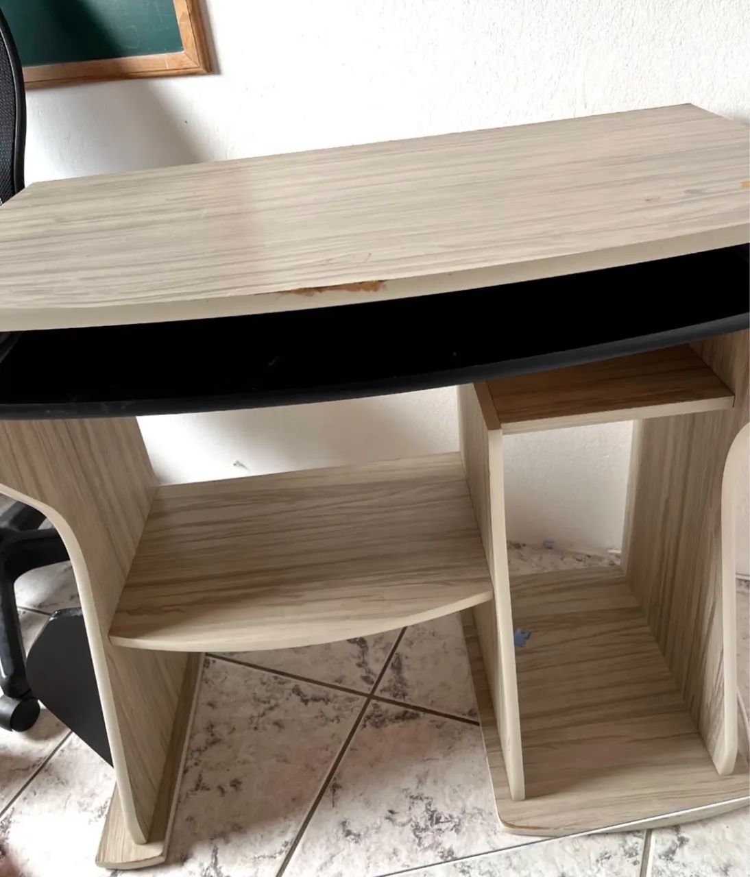 Desk-type writing table64739714709122121