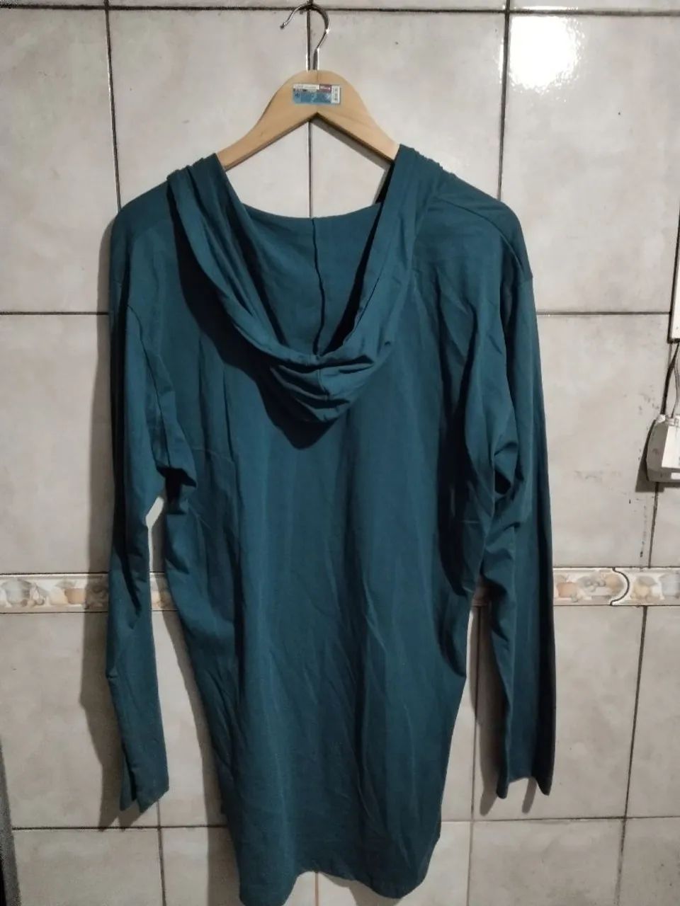 Camiseta manga longa com touca bold style - Foto 4