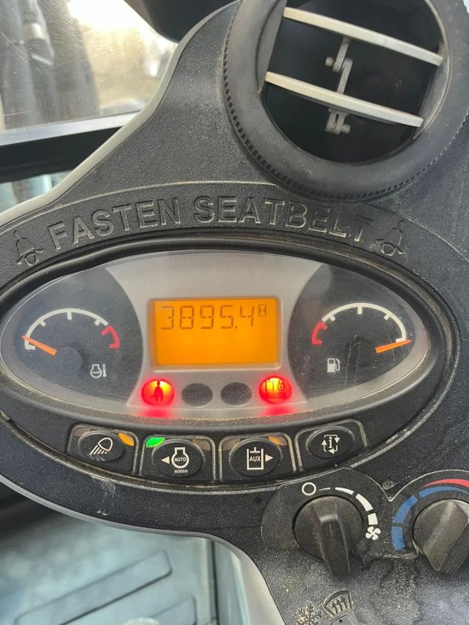 Vendo Mini Escavadeira BOB CAT E 35 Z - Foto 4