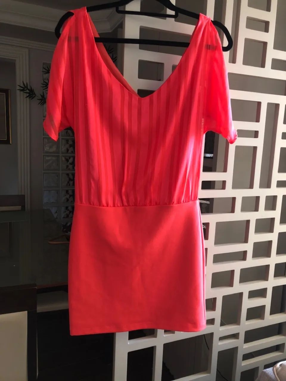 Vestido rosa neon