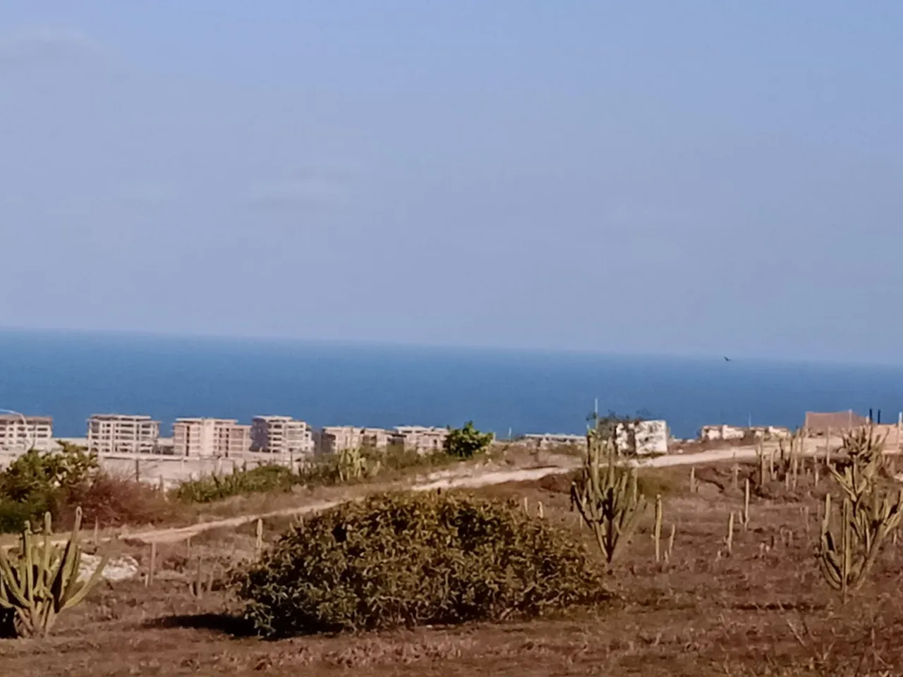 TERRENO NO PORTO DAS DUNAS COM VISTA PARA O MAR