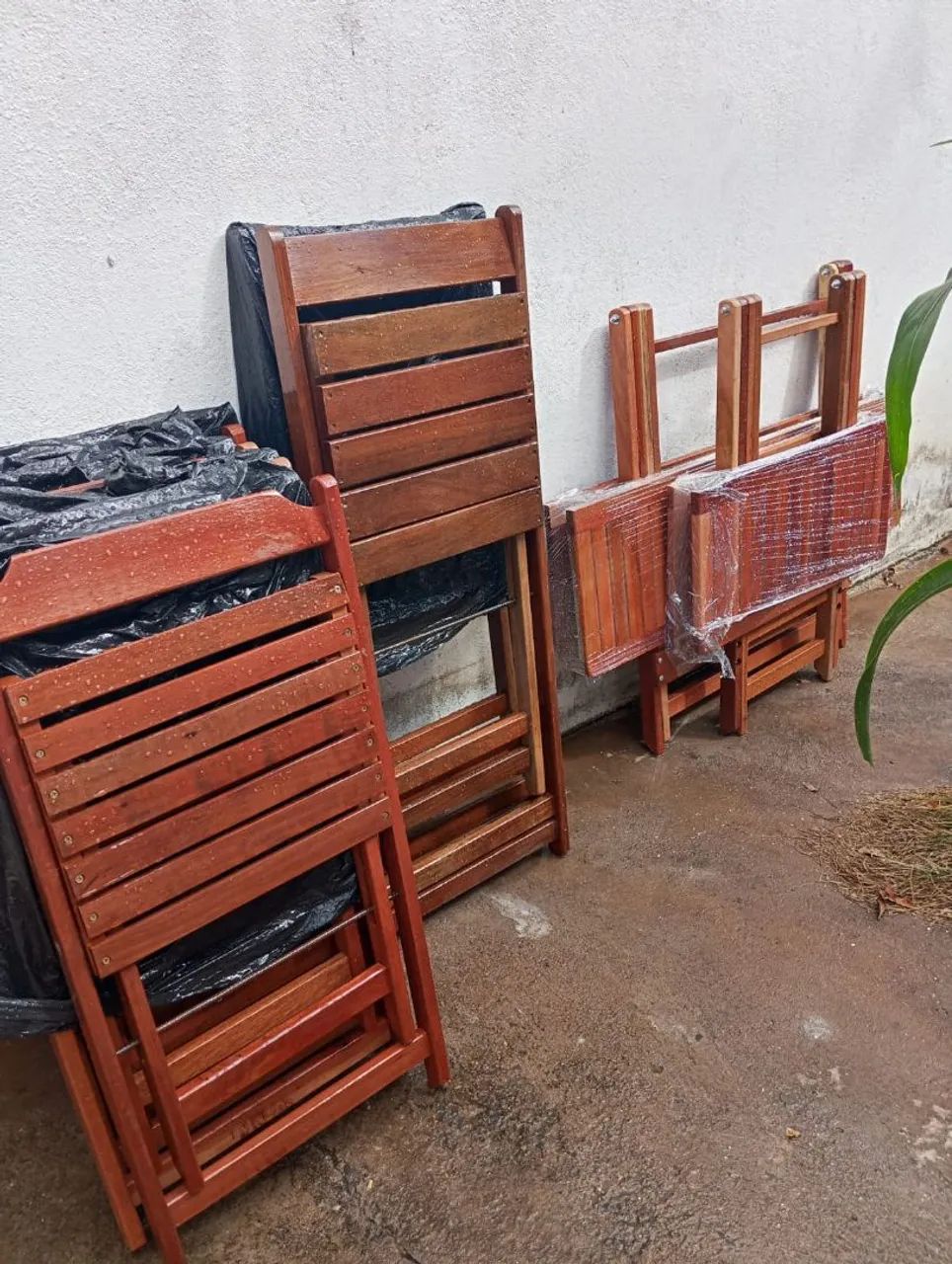 Banqueta Alta Bistrô Dobrável de Madeira Ypê - Perfeita para Cozinha e Bancadas" - Foto 5