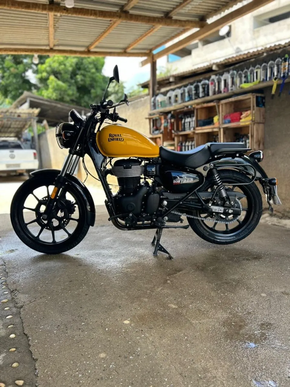 Royal Enfield METEOR 350 - EXCELENTE