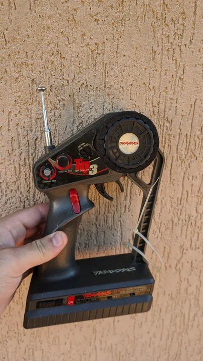 Automodelo traxxas T-max 3.3 - Foto 4