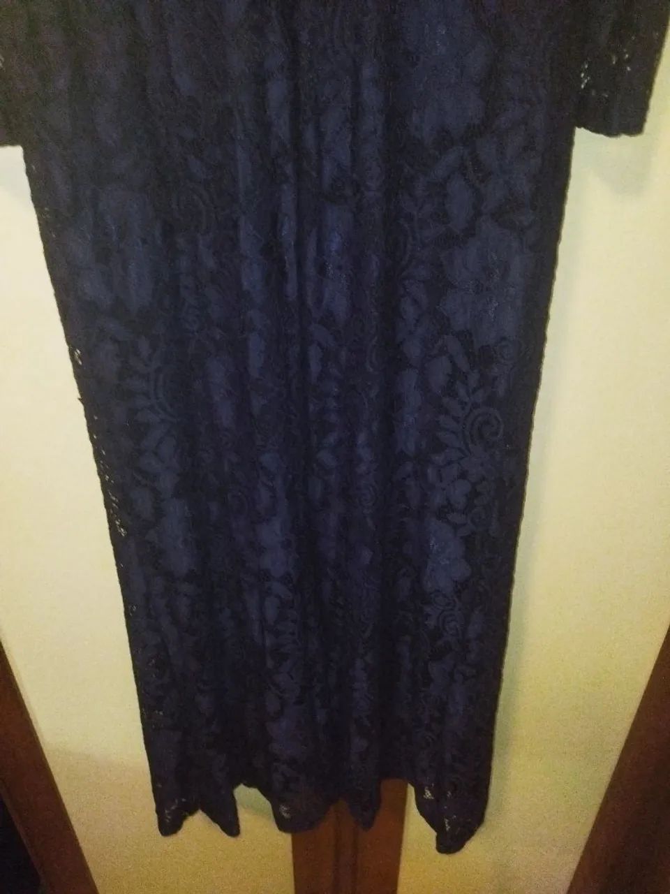 Vestido de renda azul escuro - Foto 4