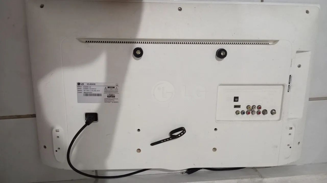 TV LG 32 polegadas ( com defeito) - Foto 4