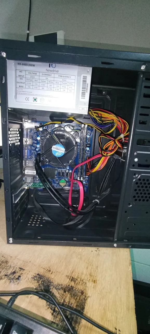 CPU i3 8100 8gb ddr4 HD 500gb oitava geração peças muito novas de procedência