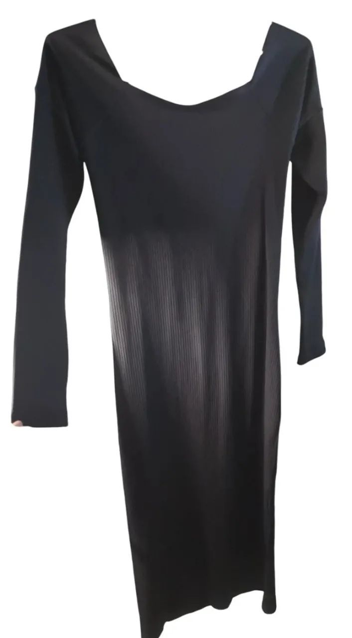 Vestido tubinho com decote - Foto 4