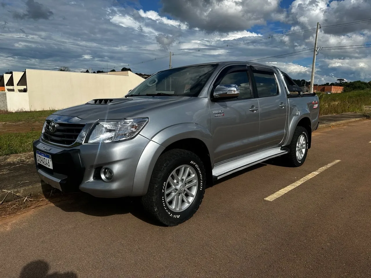 TOYOTA HILUX 2015 Usados e Novos