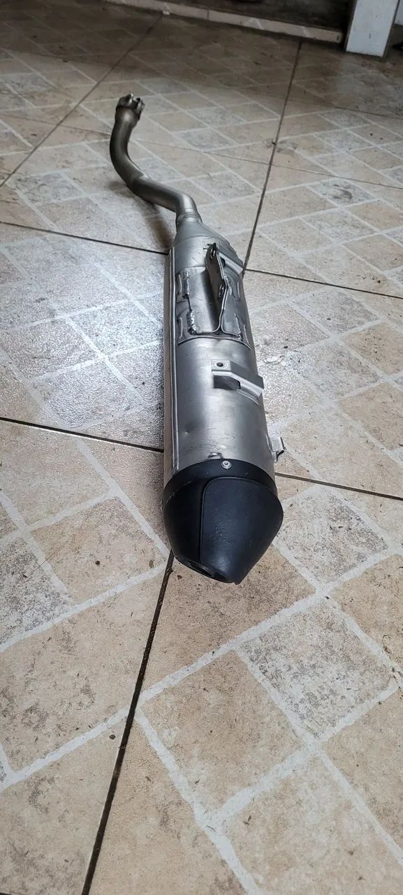 Escapamento de XT660r lado direito 