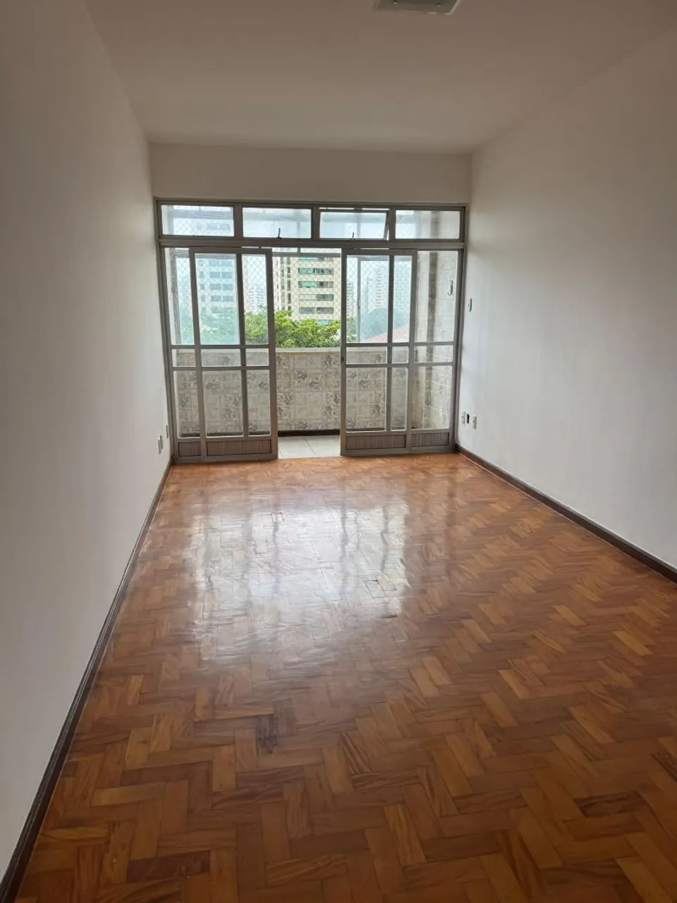 Alugo um ótimo apartamento 2/4 no Canela