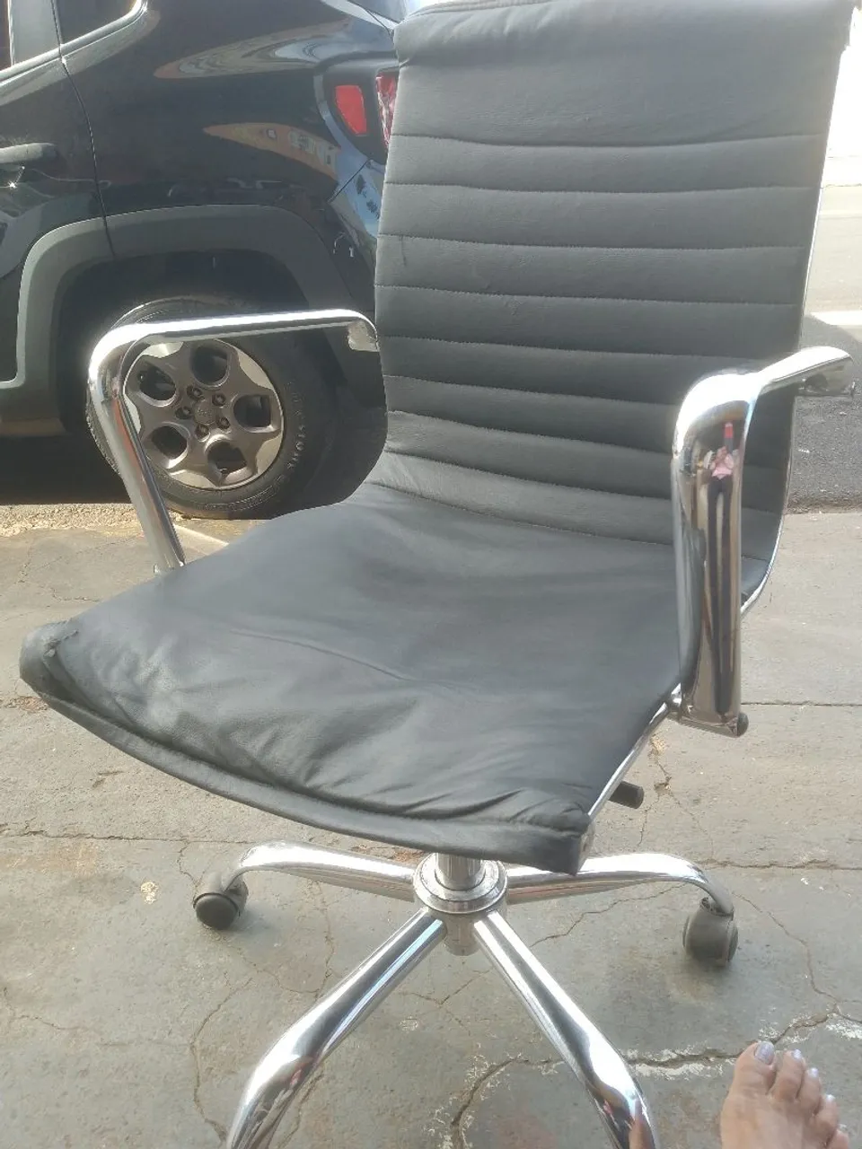 Cadeira de escritório executiva preta