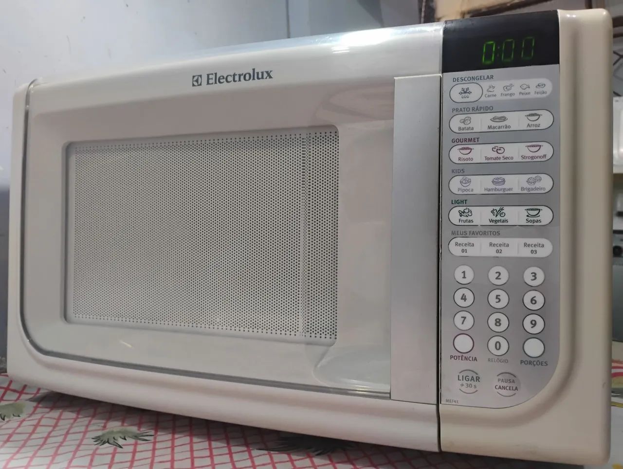Microondas Electrolux 31 litros  - Foto 4