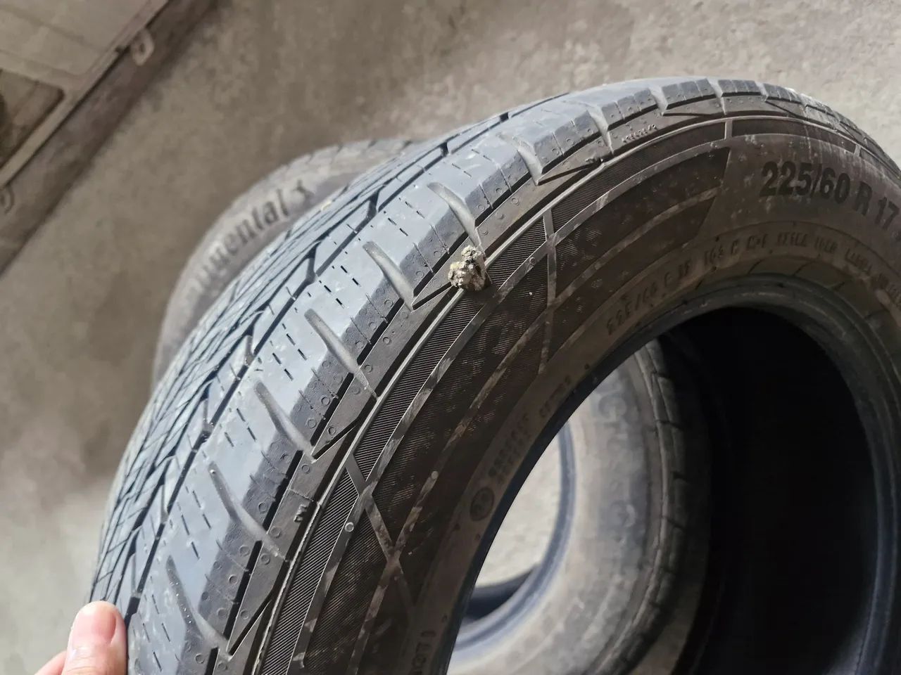 Pneus Continental 225/60 R17 - Foto 4