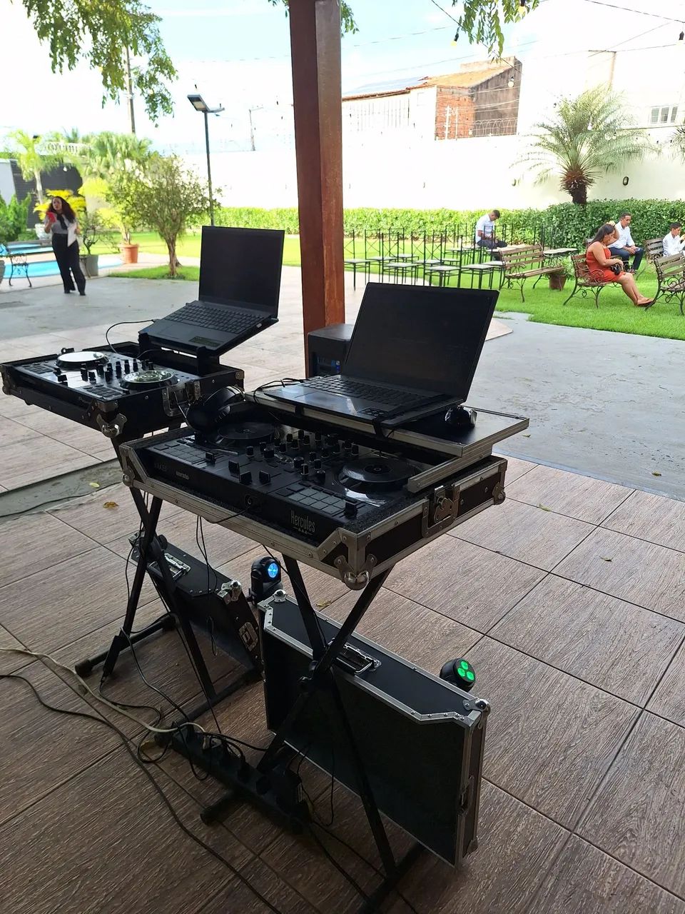DJ profissional com som e iluminação  - Foto 3
