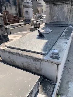 JAZIGO PERPÉTUO NO CEMITÉRIO DO CAJU, RJ - ALA NOBRE - Foto 2