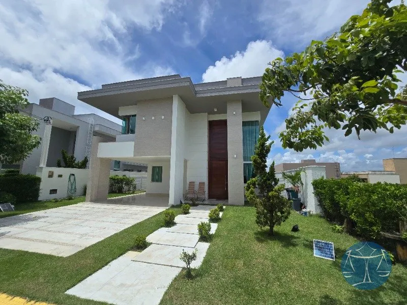 CASA EM CONDOMÍNIO FECHADO