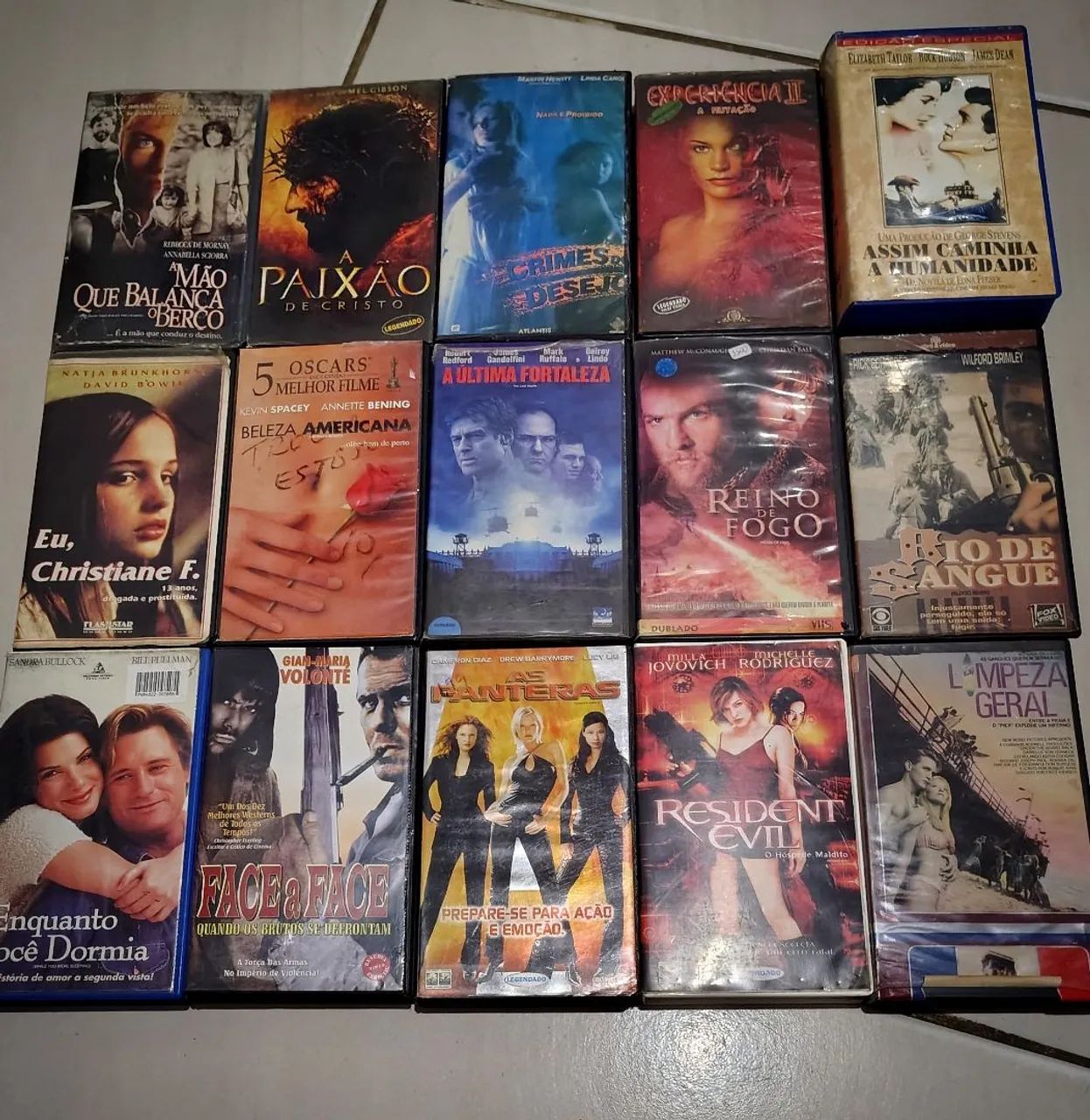 Lote 15 VHS diversos 