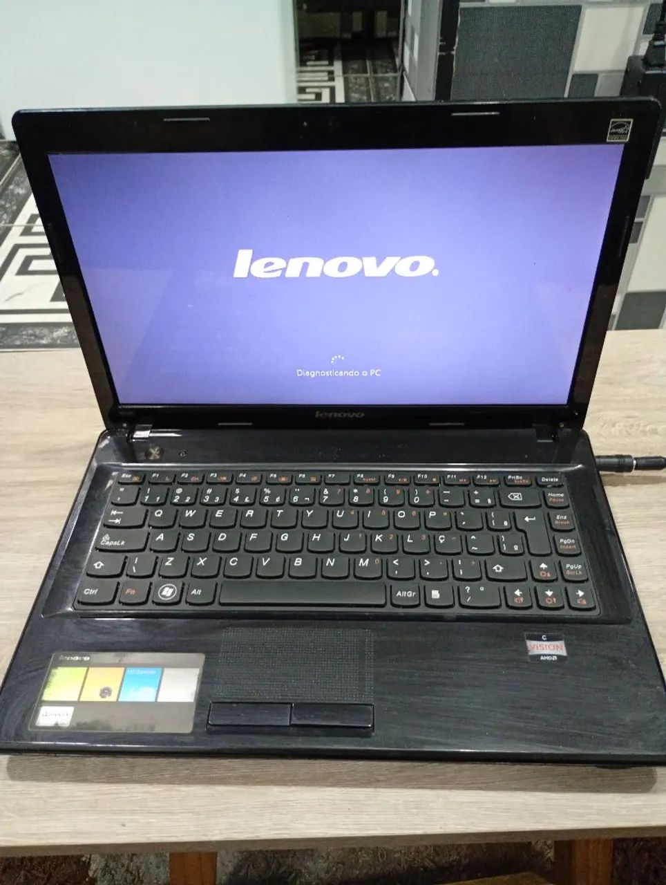 Notebook Lenovo para concerto ou retirar peças 