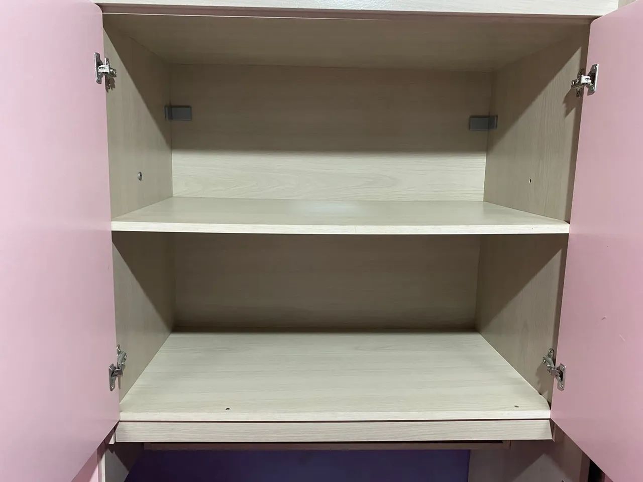 Guarda roupa com bancada - Foto 2
