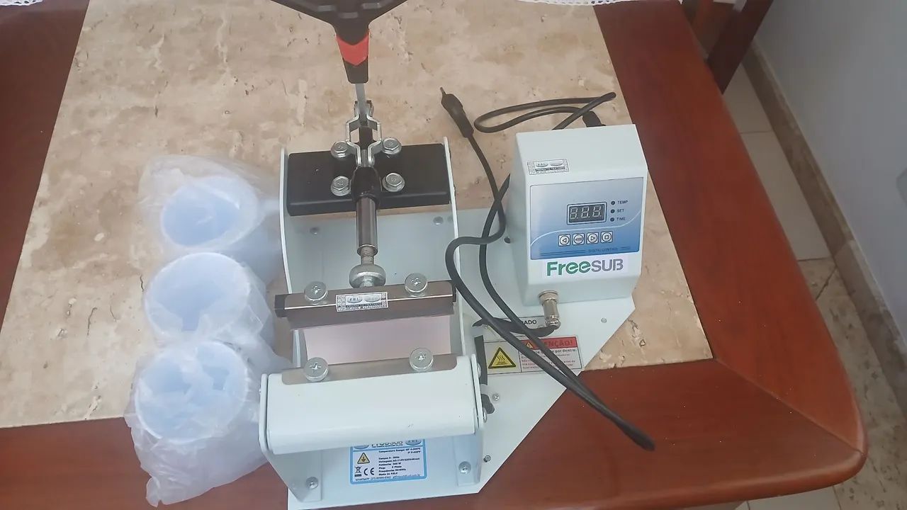 Prensa canecas nova Freesub - gratis 3 canecas polimero - Foto 2
