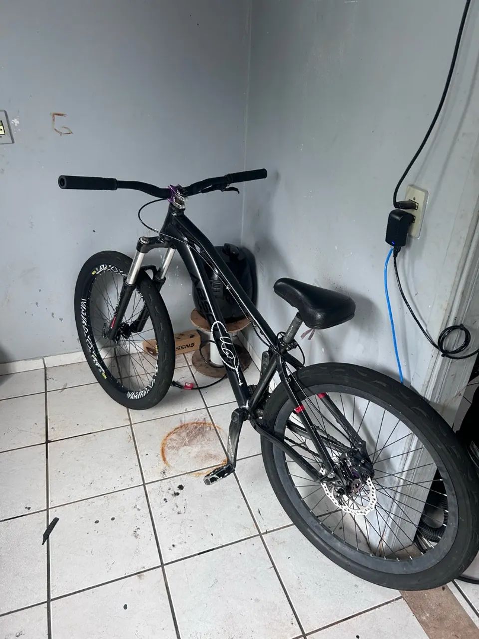 Bicicleta Absolute brutos